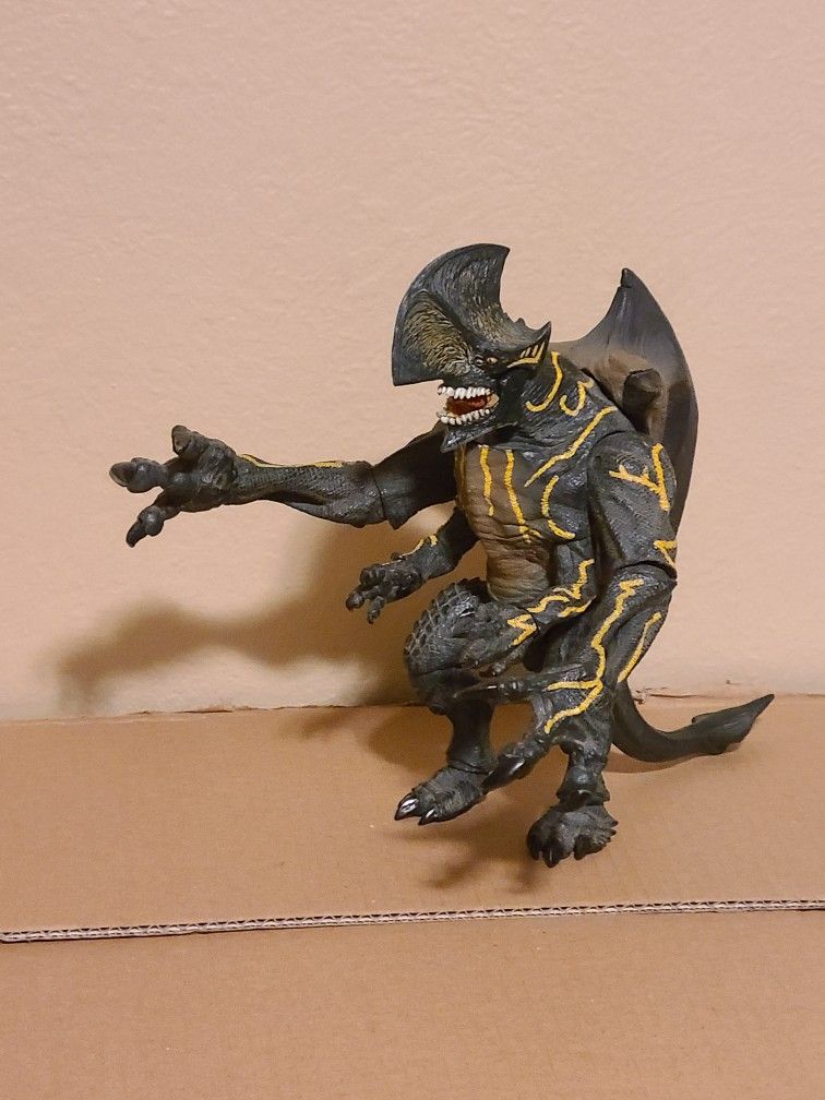 [MM] Pacific Rim "Axehead" Action Figure