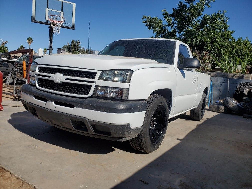2006 Silverado single cab shortbed v8 for Sale in Phoenix, AZ OfferUp