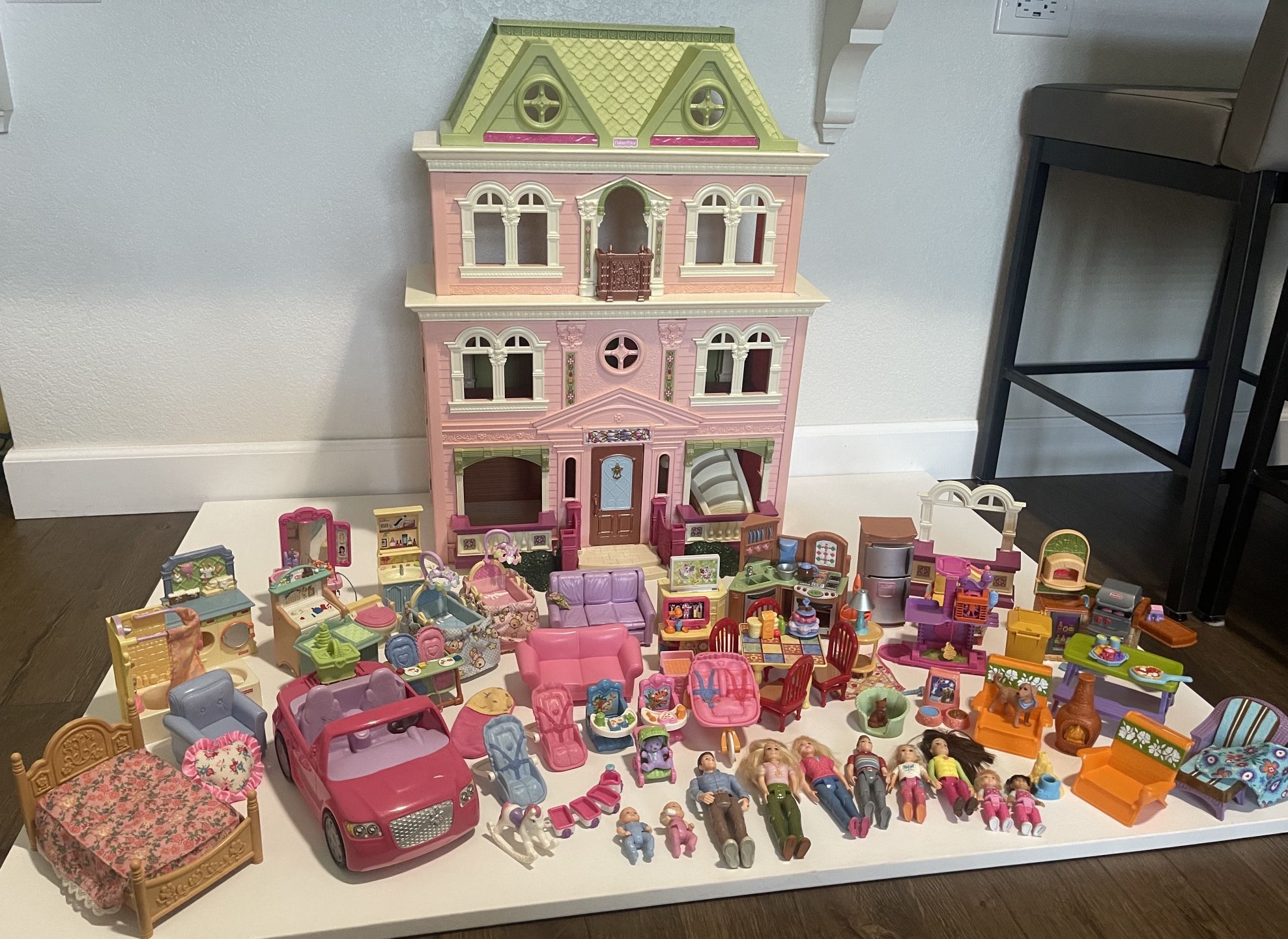 Fisher Price/Mattel LOVING FAMILY Grand Mansion Doll House w tons of  Accessories