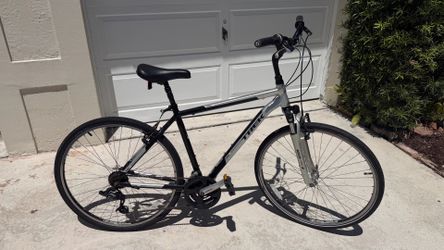 Trek Verve 2  bike adult XL bicycle hybrid 700c 21 speed commuter