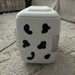 Cooluli Mini Fridge -Cow print 