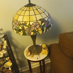 Nice lamp with stan