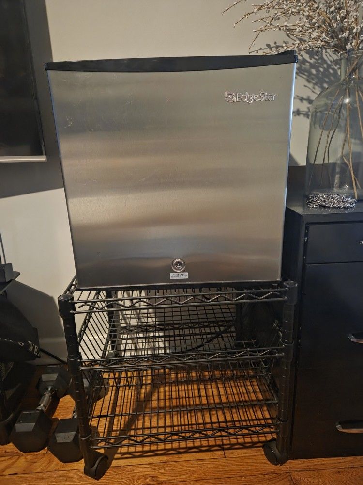 EdgeStar Mini Fridge
