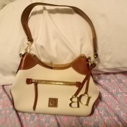 Excellent Condition Creme Colored And Leather Dooney And Bourke Purse