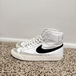 Nike Blazer 77 Vintage Shoes Mens 9.5 Mid White/Black Sneakers Athletic Gym