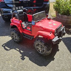Kids Jeep With Working Radio!