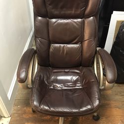 Broyhill Brow Leather Desk Chair In Good Condition 