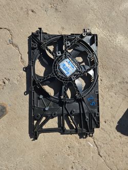 Toyota Camry 2.5 fan assembly Oem