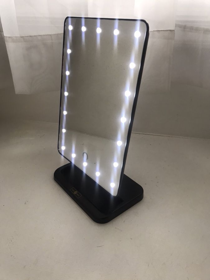 Lux box light up mirror
