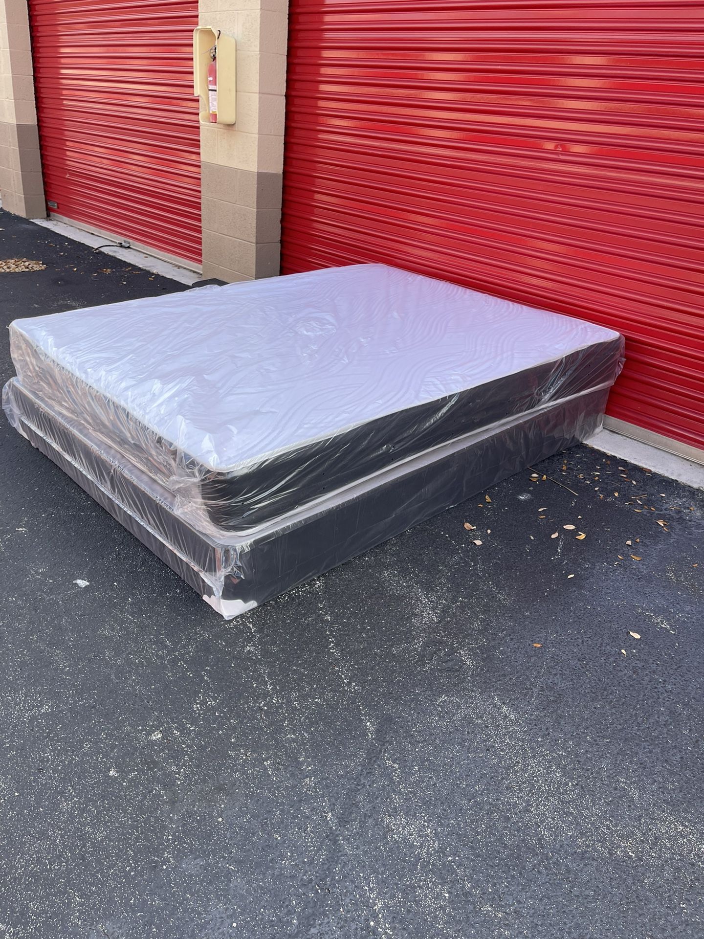 New Queen Size Regular Mattress And Box Spring Set