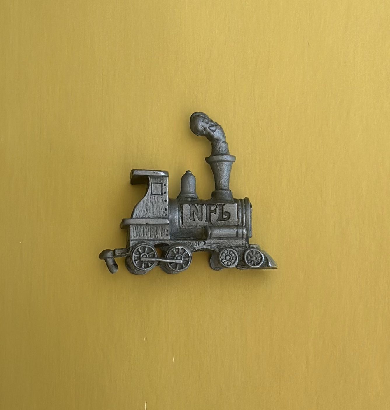 🛤️ Vintage NFL Pewter Locomotive Train Engine #1 – Collectible Miniature 🚂🏈