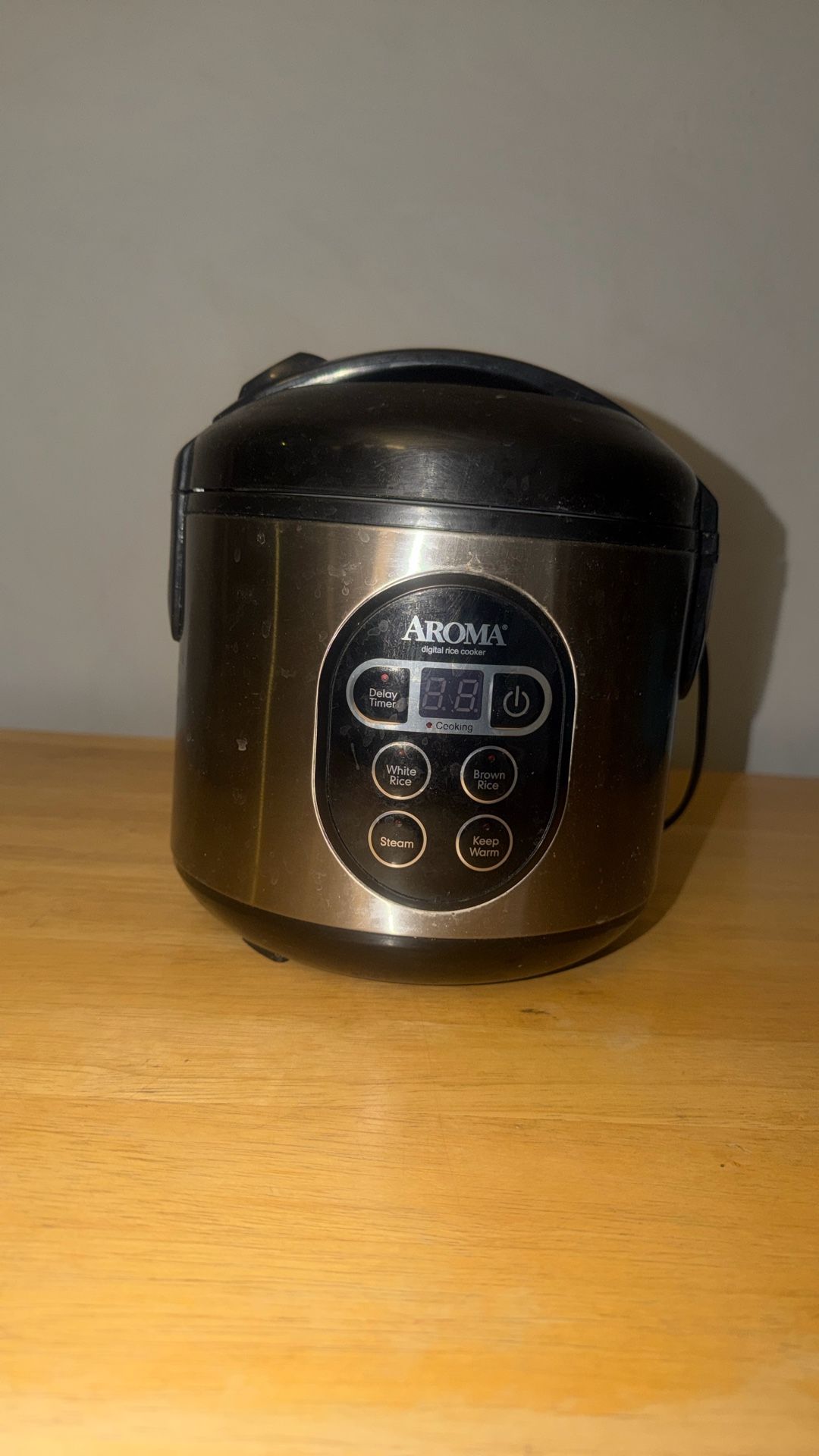 Aroma 8 Cups Digital Rice Cooker And Food Steamer
