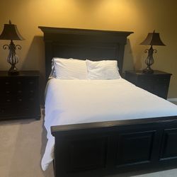 Thomasville Queen Size Head Board And Mattress 