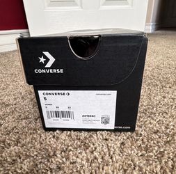 NIB Converse size 5 cute floral