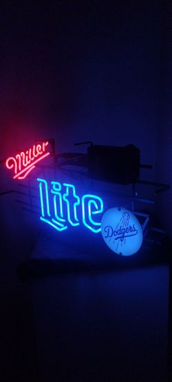 MILLER LITE DODGERS NEON SIGN . DODGERS & ANGELS BOBBLEHEADS AVAILABLE.( ALSO PLENTY OF NEON SIGNS / LIGHTS AVAILABLE FOR SALE ) TAP HANDLES