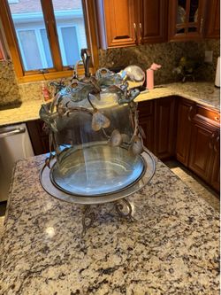 Super cute cake bowl holder