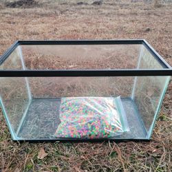 Fish Tank With Gravel  - 10 Gallon Tank  - 20" x 10" x 12"