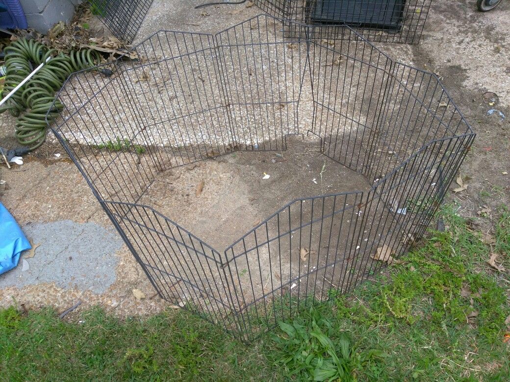 SMALL PET PANEL GATE. READ DETAILS
