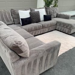 Huge Gray Sectional Couch In Excellent Condition - Free Delivery 🚚 