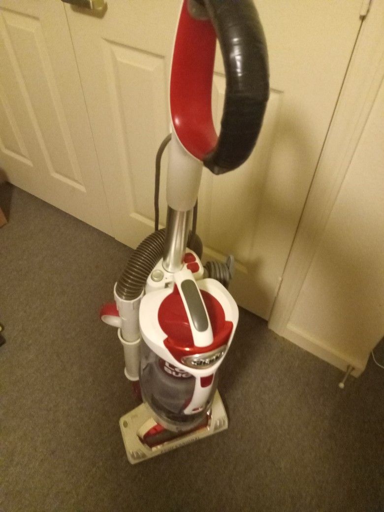 Shark PROFESSIONAL NEVER LOSES SUCTION for Sale in Fort Pierce, FL