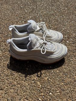 Nike Men’s tennis shoes 9.5