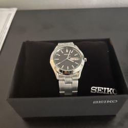 SEIKO Men’s Essentials Stainless Steel Bracelet Watch 38mm