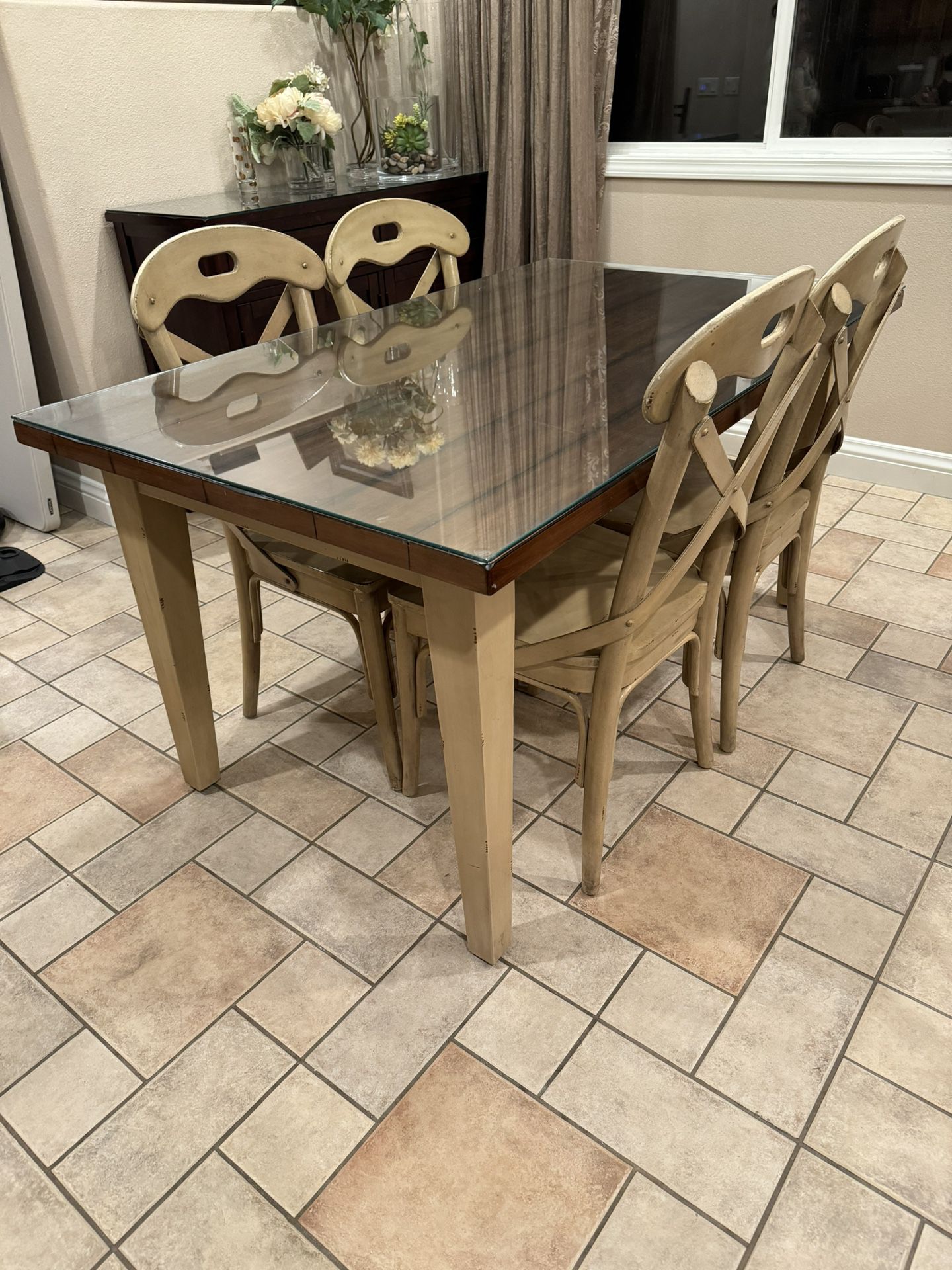 Pottery Barn Breakfast Table With Chairs