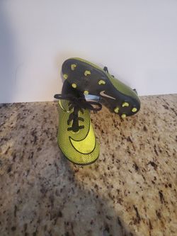 12.5 Kids Soccer Cleats