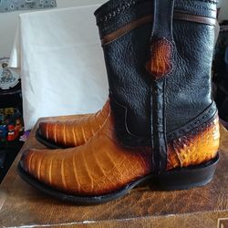 Zippered Mens Boots