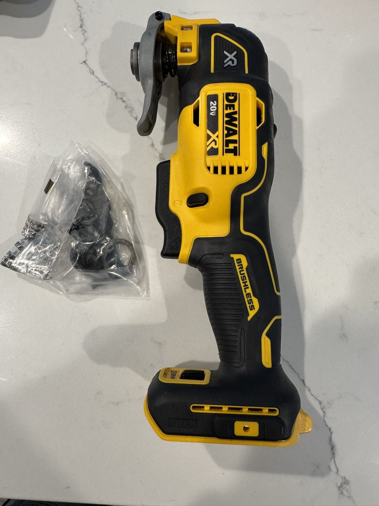 DEWALT 20V XR Cordless Brushless 3-Speed Oscillating Multi Tool (Tool Only) BRAND NEW 2024 warranty