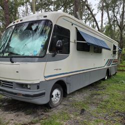 1994 HOLIDAY RAMBLER ENDEAVOR  LE