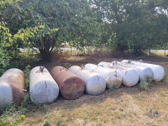Dead propane tanks