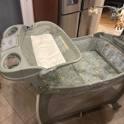 Graco  Play Pan with Bassinet  