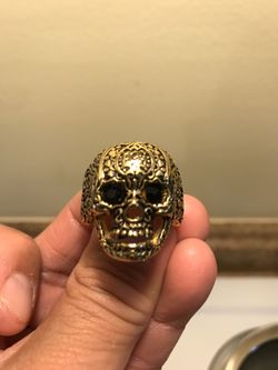 Skull gold ring