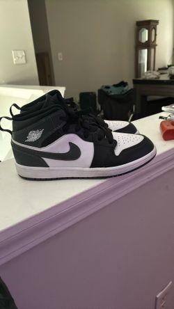 Kids Midtop Jordan 1s