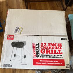 BRAND NEW 22 Inch Charcoal Grill 