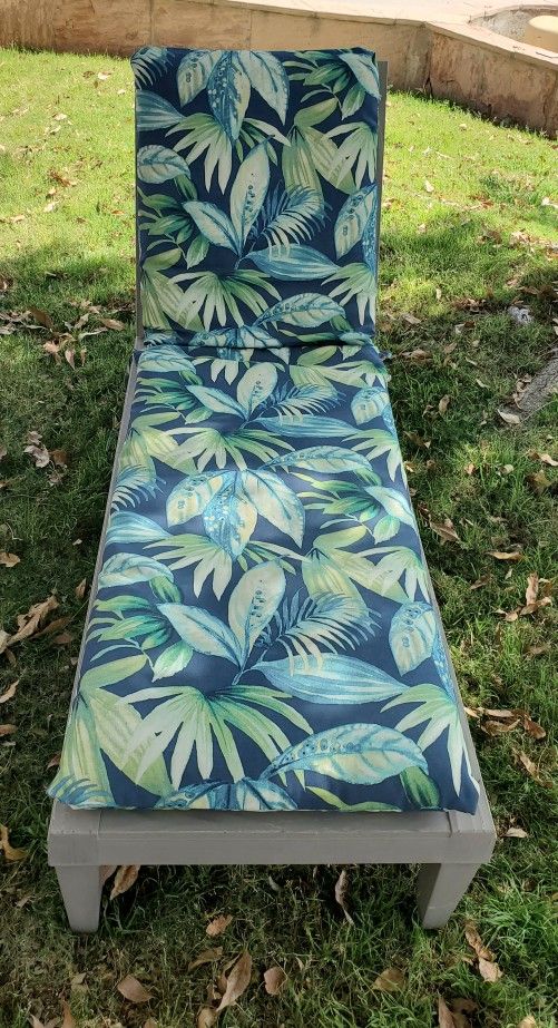 Pool / Patio Lounge Chair And Cushion