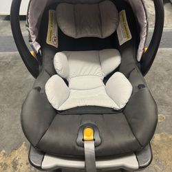Infant Carseat With Two Bases
