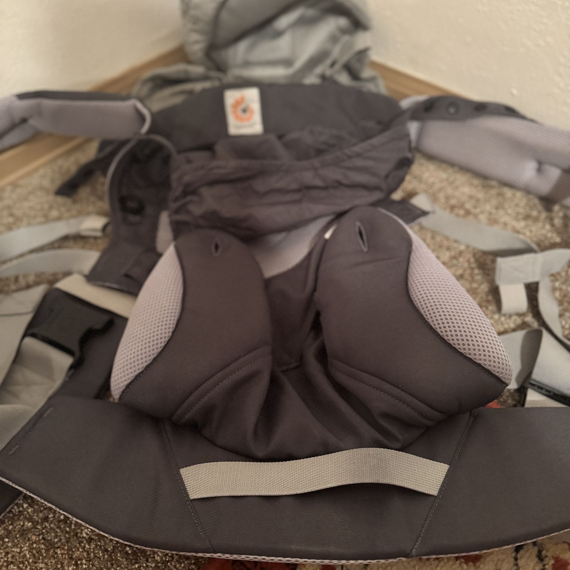 Carrier Ergo Baby NWOT