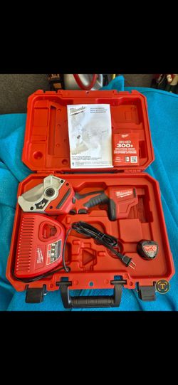 Milwaukee M12 Plastic Pipe Shear Kit