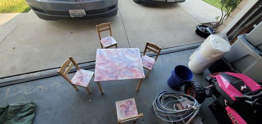Kids epoxy resin table!