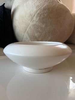 White round planter pot