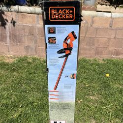 BLACK AND DECKER 22” TRIMMER 40 v Comes With Battery And Charher