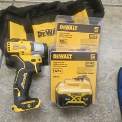 BRAND NEW DEWALT DCF801 12V IMPACT  DRIVER KIT