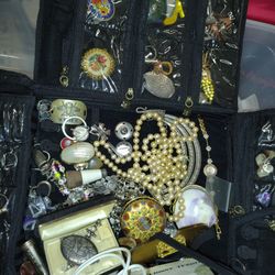 antique/vintage/& new jewerly bundle!!!!