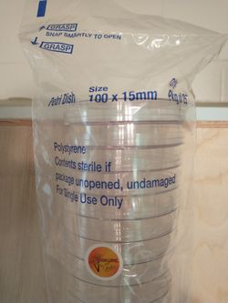 100 x 15mm (25) pack of disposable Petri Dishes
