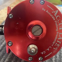 Vintage Accuplates Accurate 4/0 Accuframe Fishing Reel Red with red handle  for Sale in Chino, CA - OfferUp