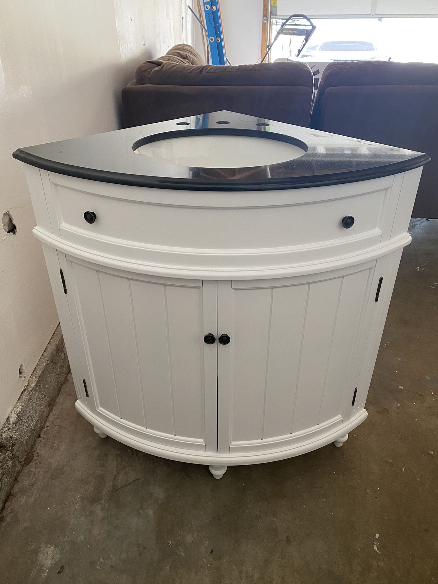 Corner Bathroom Vanity (NEW)