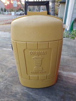 Vintage Coleman Lantern - Model 220K w/ Clam Shell Carrying Case for Sale  in Newberg, OR - OfferUp