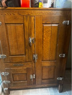 Antique White Mountain Grand Ice Box / Refrigerator